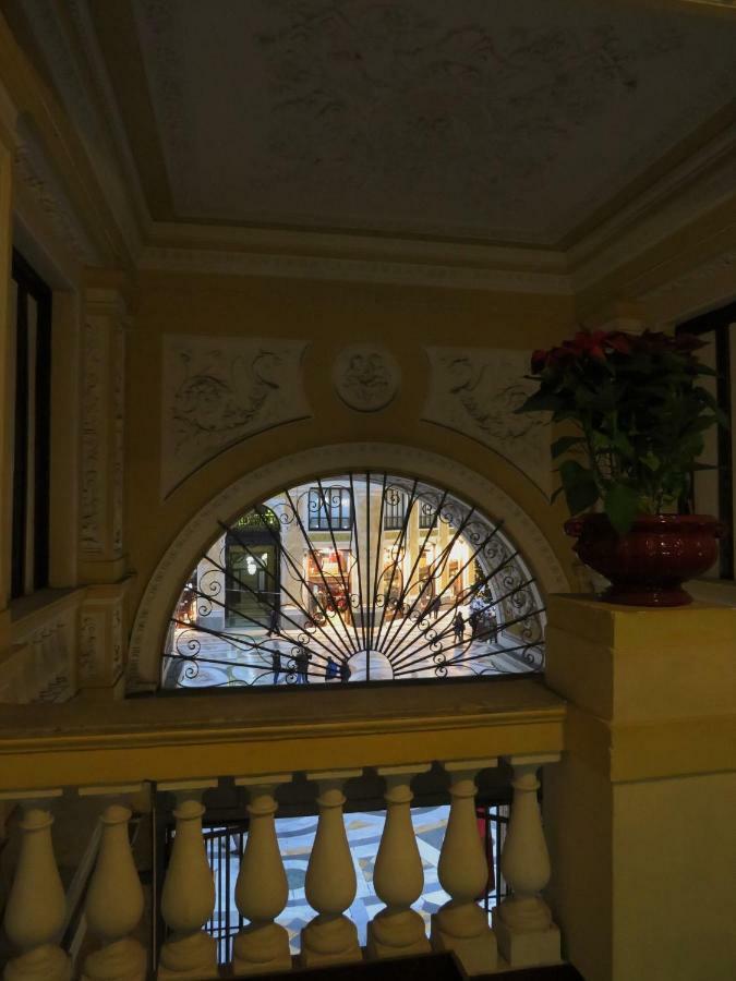 Domus Sibyllina, Galleria Umberto I Neapel Exterior foto